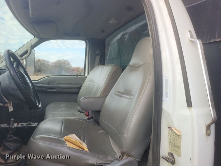 image for item DQ3737 2006 Ford  F650 Super Duty XL  dump truck