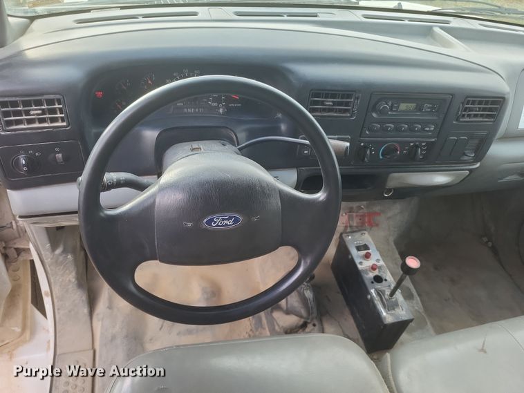 image for item DQ3737 2006 Ford  F650 Super Duty XL  dump truck