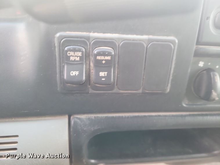 image for item DQ3737 2006 Ford  F650 Super Duty XL  dump truck