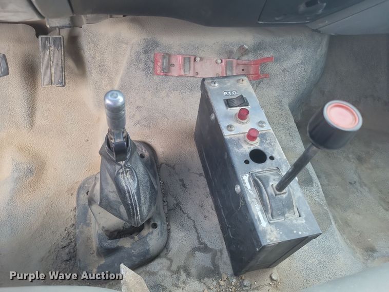 image for item DQ3737 2006 Ford  F650 Super Duty XL  dump truck