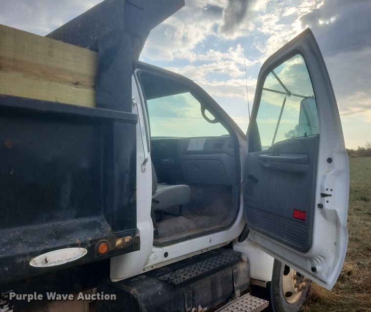 image for item DQ3737 2006 Ford  F650 Super Duty XL  dump truck