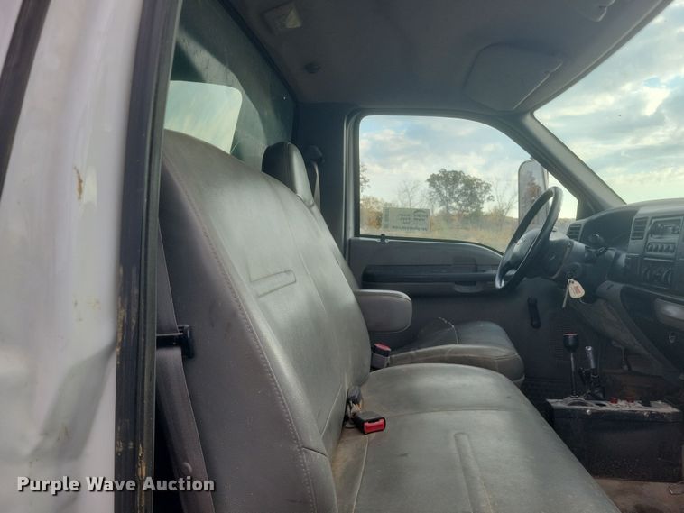 image for item DQ3737 2006 Ford  F650 Super Duty XL  dump truck