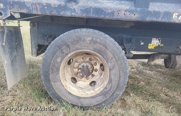 image for item DQ3737 2006 Ford  F650 Super Duty XL  dump truck