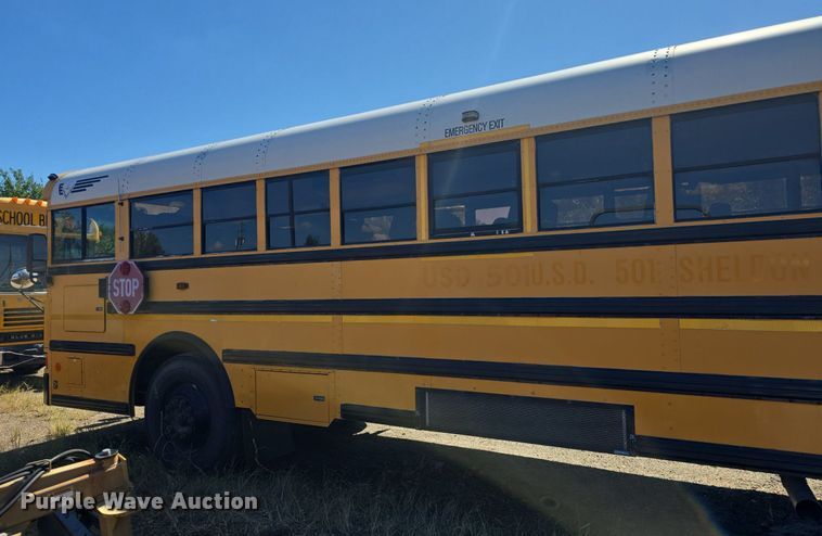 image for item DQ4570 2004 IC FE300 school bus