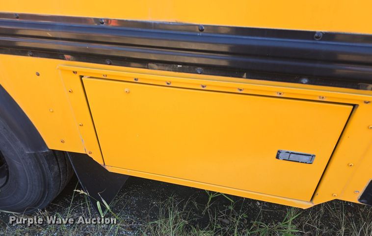 image for item DQ4570 2004 IC FE300 school bus