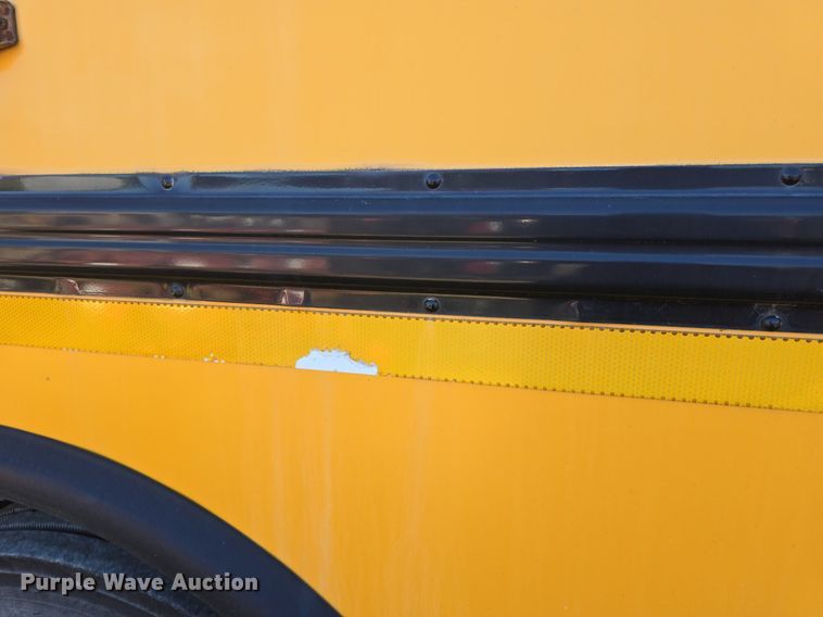 image for item DQ4570 2004 IC FE300 school bus