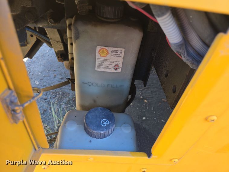 image for item DQ4570 2004 IC FE300 school bus