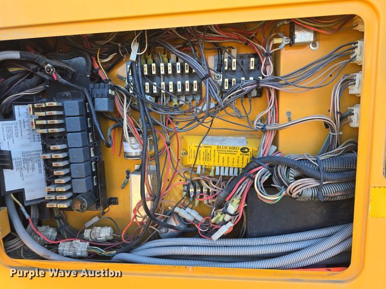 image for item DQ4570 2004 IC FE300 school bus