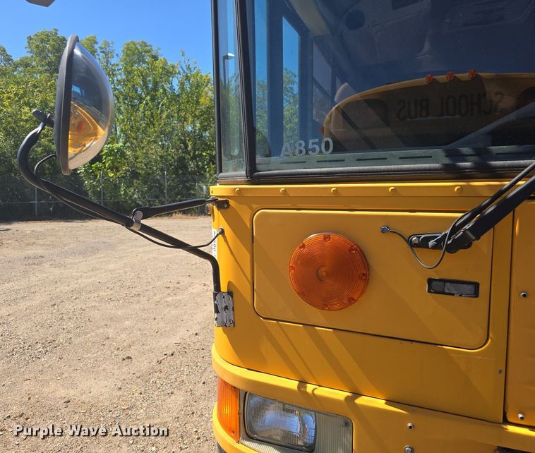 image for item DQ4570 2004 IC FE300 school bus