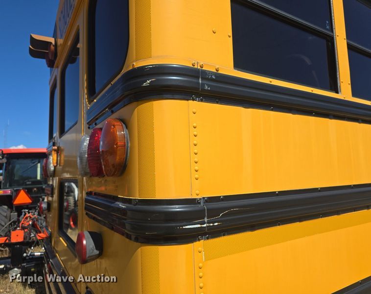 image for item DQ4570 2004 IC FE300 school bus