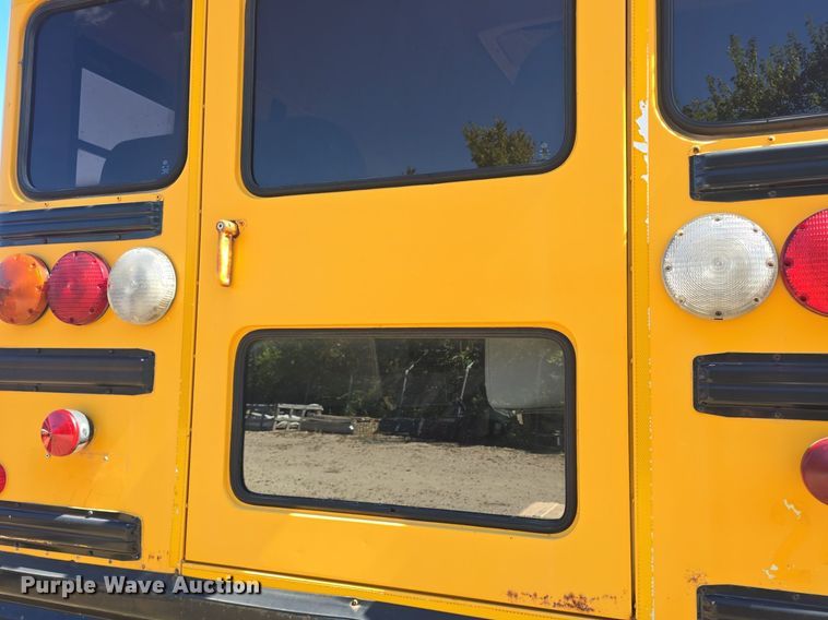 image for item DQ4570 2004 IC FE300 school bus