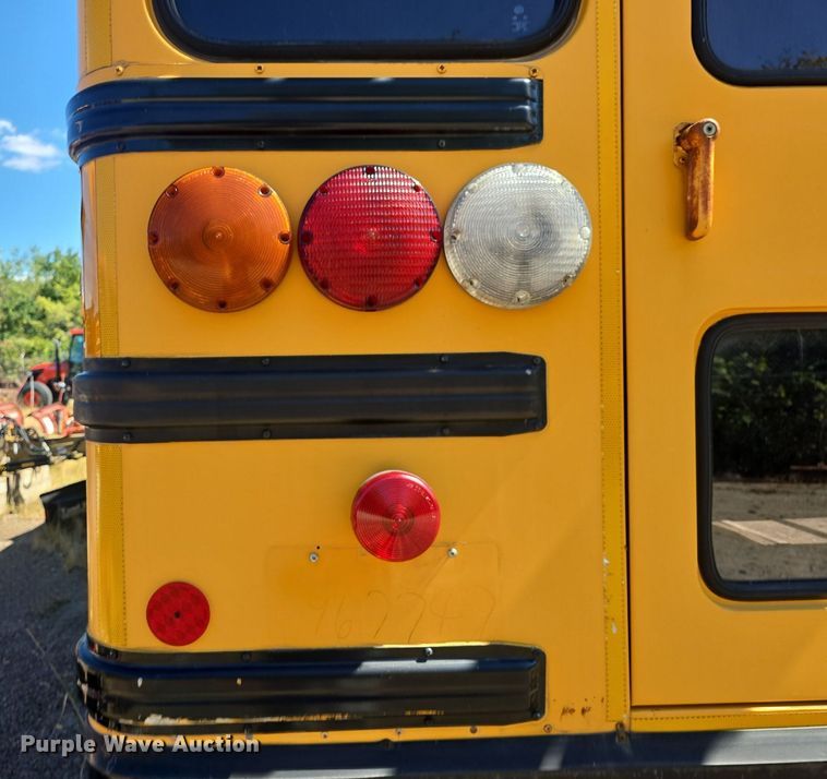 image for item DQ4570 2004 IC FE300 school bus