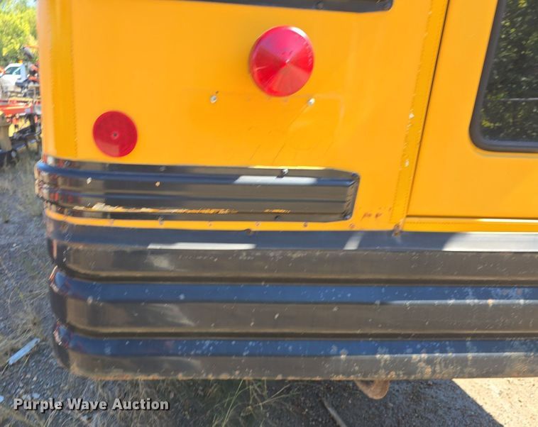 image for item DQ4570 2004 IC FE300 school bus