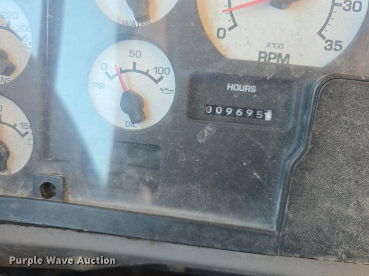 image for item DQ4570 2004 IC FE300 school bus