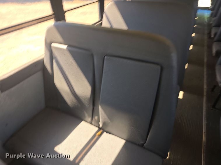 image for item DQ4570 2004 IC FE300 school bus