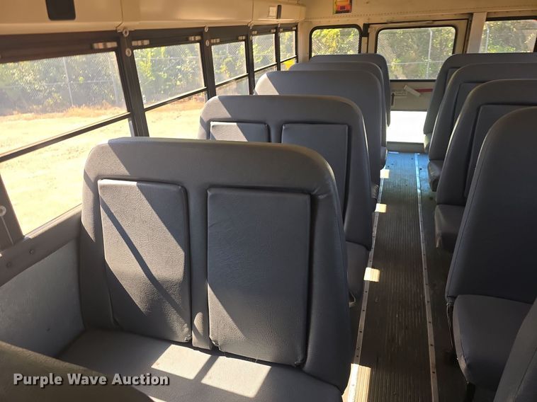 image for item DQ4570 2004 IC FE300 school bus