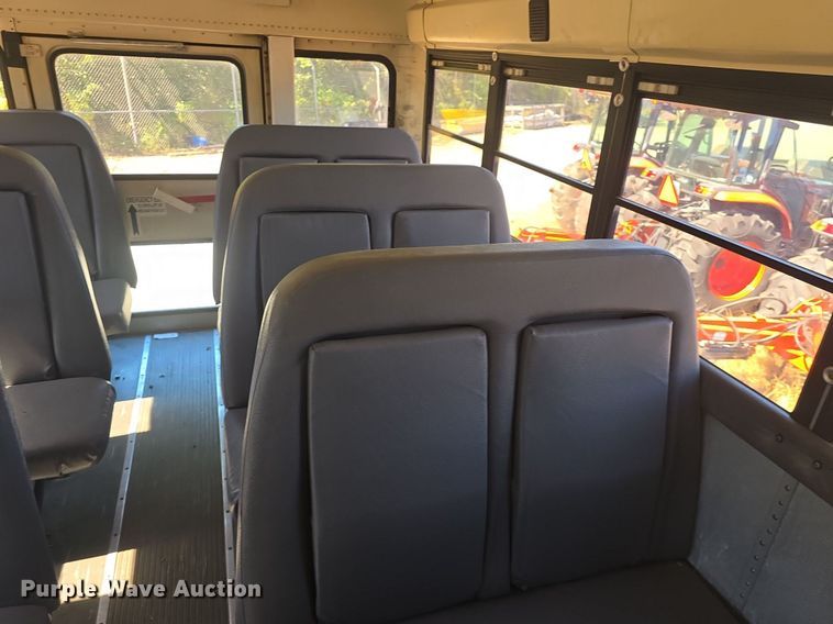 image for item DQ4570 2004 IC FE300 school bus