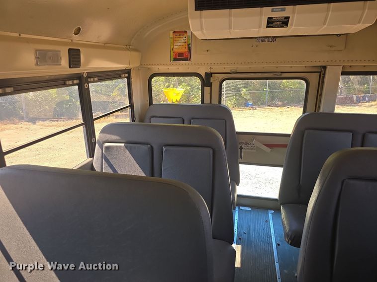 image for item DQ4570 2004 IC FE300 school bus