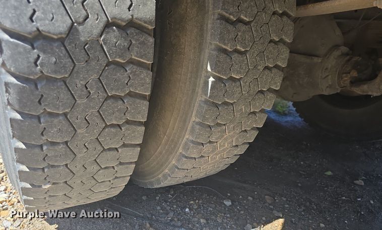 image for item DQ4570 2004 IC FE300 school bus