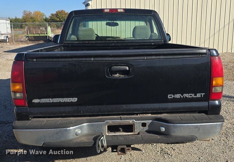 image for item DQ5226 2001 Chevrolet Silverado 1500 pickup truck
