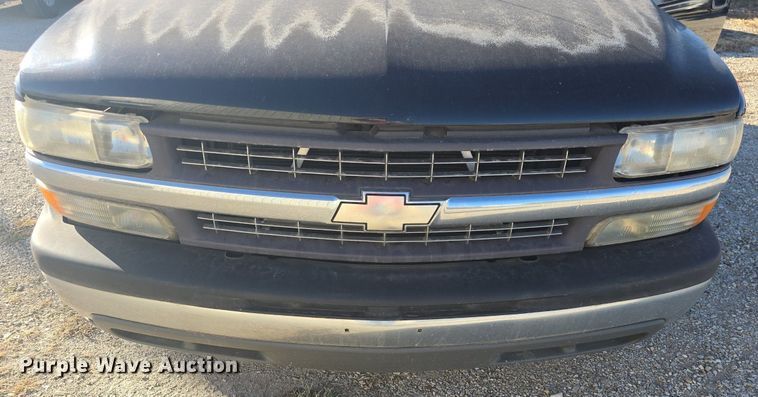 image for item DQ5226 2001 Chevrolet Silverado 1500 pickup truck