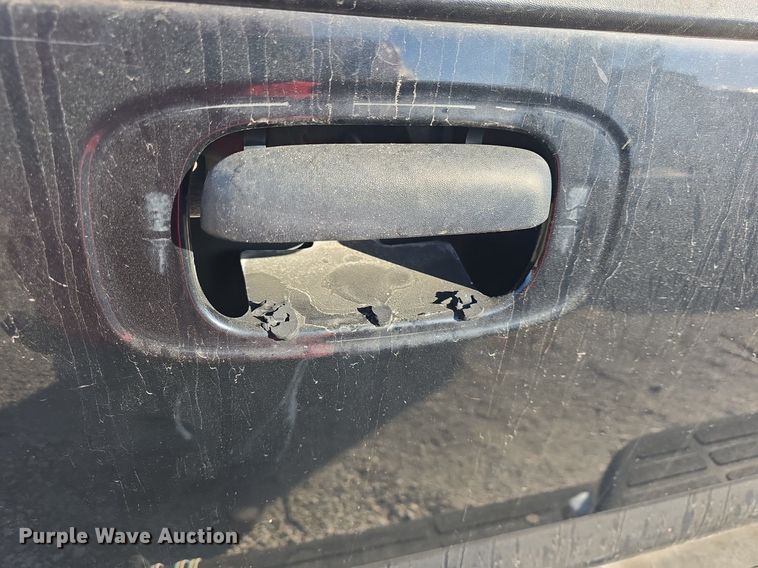 image for item DQ5226 2001 Chevrolet Silverado 1500 pickup truck