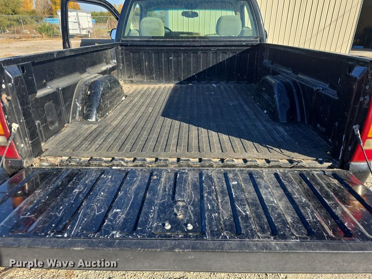 image for item DQ5226 2001 Chevrolet Silverado 1500 pickup truck