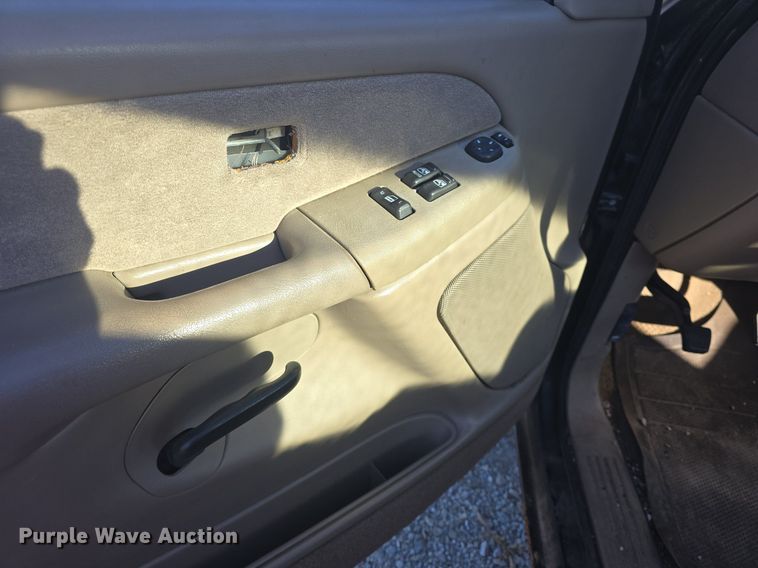 image for item DQ5226 2001 Chevrolet Silverado 1500 pickup truck