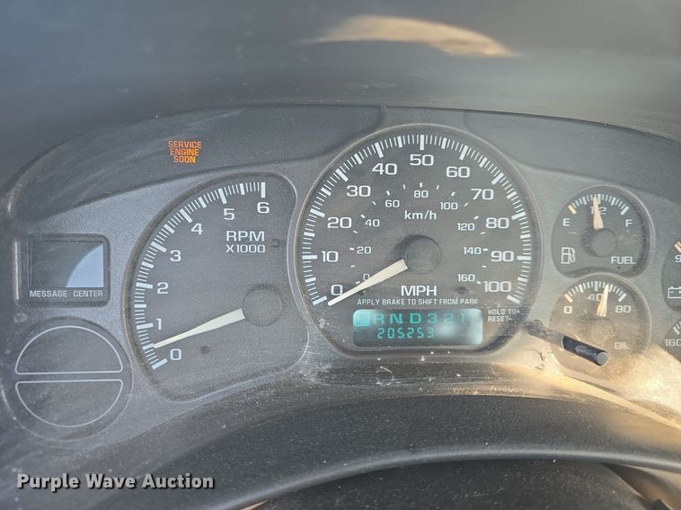 image for item DQ5226 2001 Chevrolet Silverado 1500 pickup truck