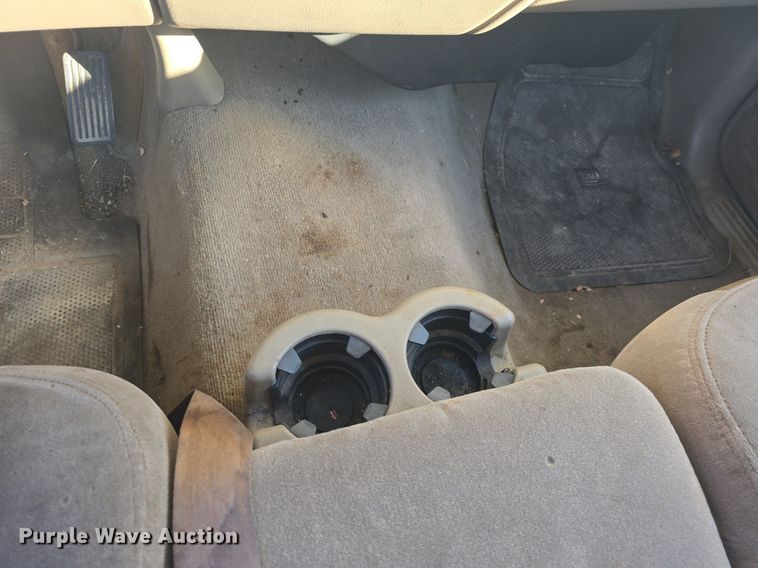 image for item DQ5226 2001 Chevrolet Silverado 1500 pickup truck