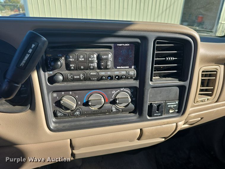 image for item DQ5226 2001 Chevrolet Silverado 1500 pickup truck