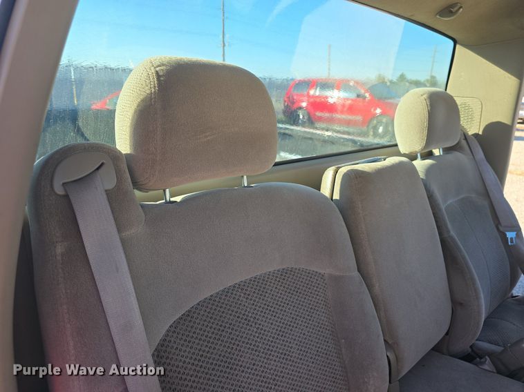 image for item DQ5226 2001 Chevrolet Silverado 1500 pickup truck