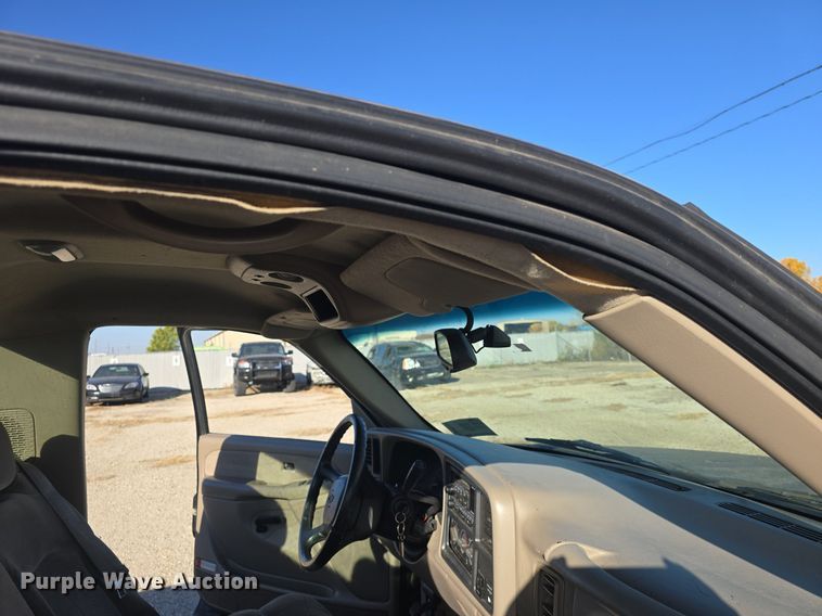 image for item DQ5226 2001 Chevrolet Silverado 1500 pickup truck