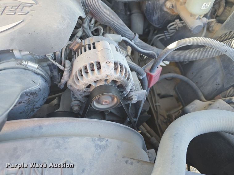 image for item DQ5226 2001 Chevrolet Silverado 1500 pickup truck