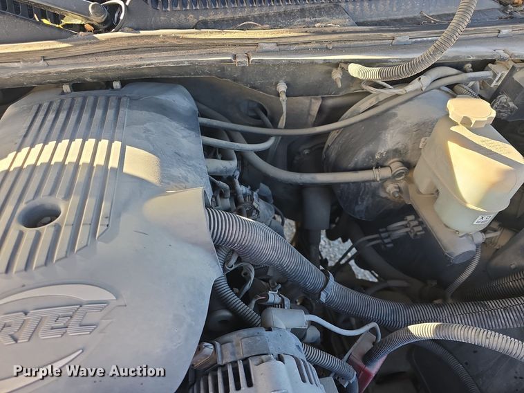 image for item DQ5226 2001 Chevrolet Silverado 1500 pickup truck