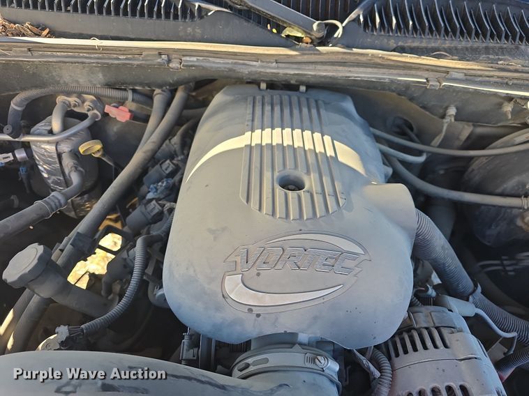 image for item DQ5226 2001 Chevrolet Silverado 1500 pickup truck