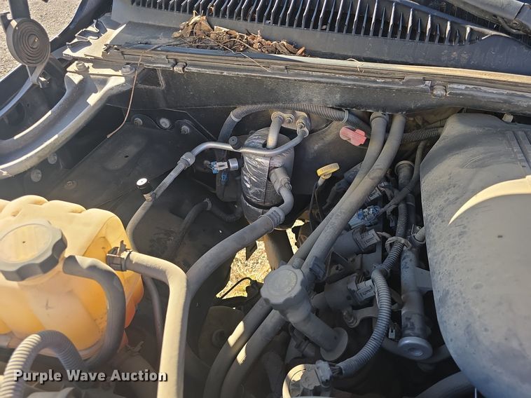 image for item DQ5226 2001 Chevrolet Silverado 1500 pickup truck