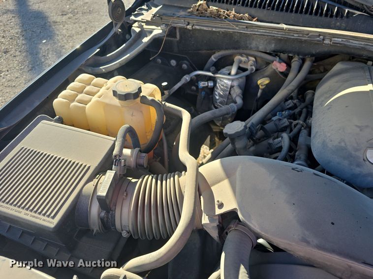 image for item DQ5226 2001 Chevrolet Silverado 1500 pickup truck