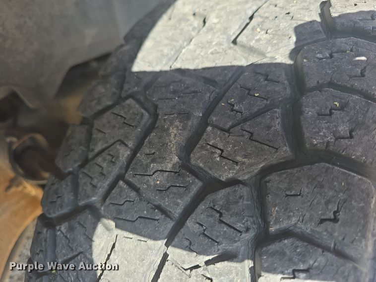 image for item DQ5226 2001 Chevrolet Silverado 1500 pickup truck