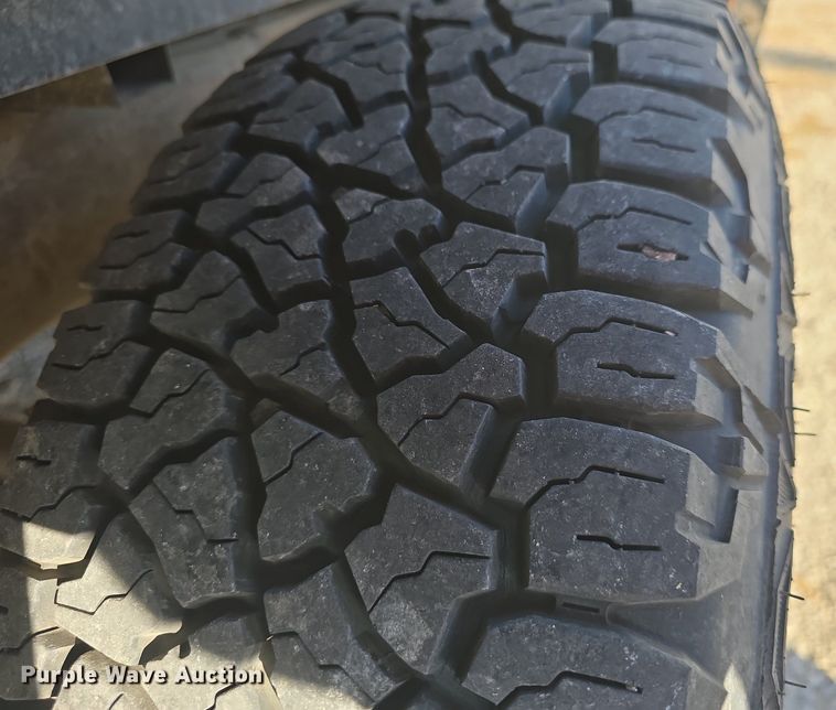 image for item DQ5226 2001 Chevrolet Silverado 1500 pickup truck