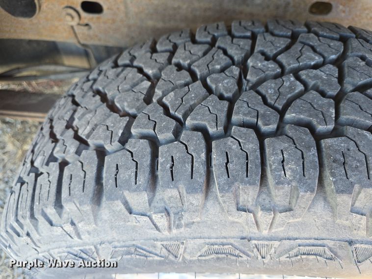 image for item DQ5226 2001 Chevrolet Silverado 1500 pickup truck