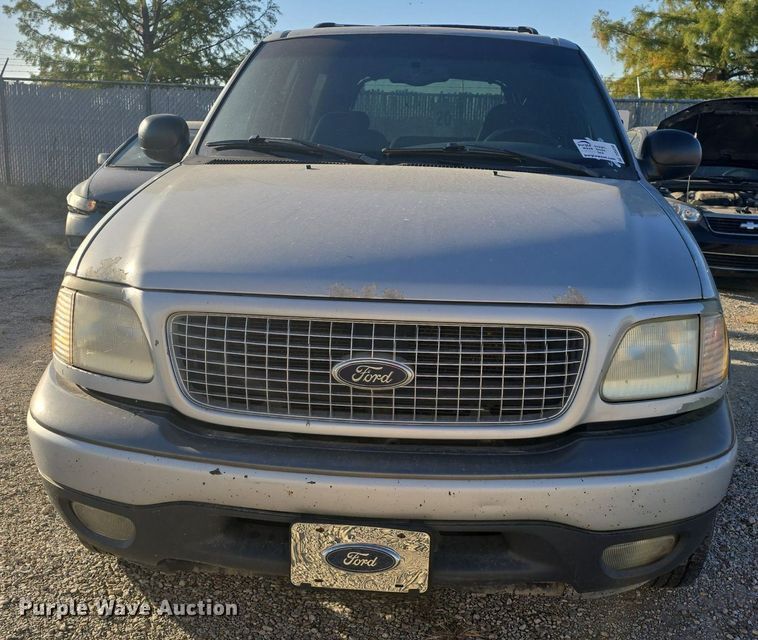 image for item DQ5230 2001 Ford Expedition SUV