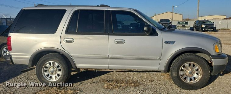 image for item DQ5230 2001 Ford Expedition SUV