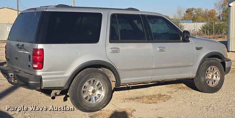 image for item DQ5230 2001 Ford Expedition SUV