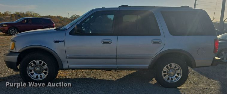 image for item DQ5230 2001 Ford Expedition SUV