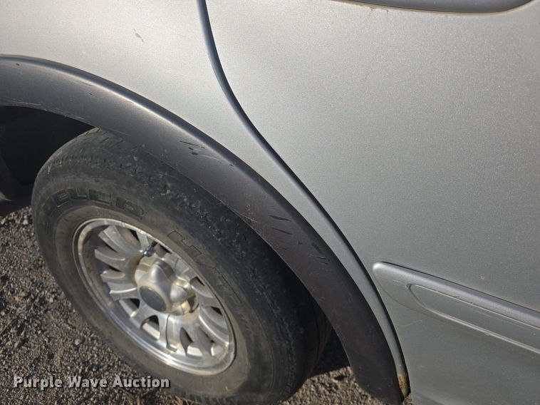 image for item DQ5230 2001 Ford Expedition SUV
