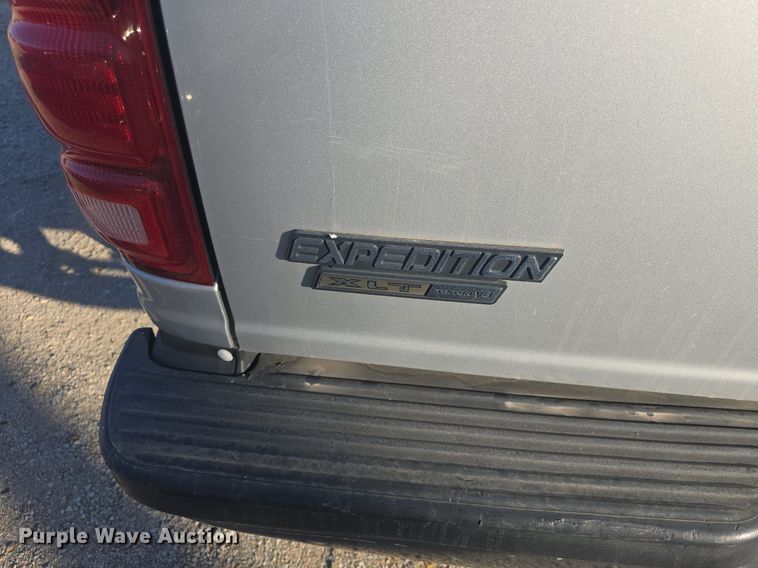 image for item DQ5230 2001 Ford Expedition SUV