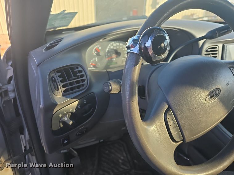 image for item DQ5230 2001 Ford Expedition SUV