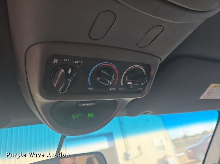 image for item DQ5230 2001 Ford Expedition SUV