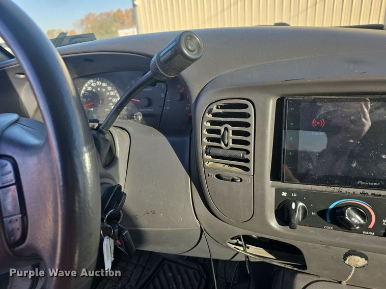 image for item DQ5230 2001 Ford Expedition SUV